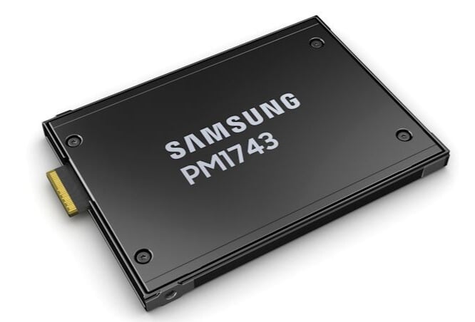 Samsung MZWLO7T6HBLA-00A07-00B07 (PM1743) 7.68TB NVMe PCIe 5.0 Enterprise SSD